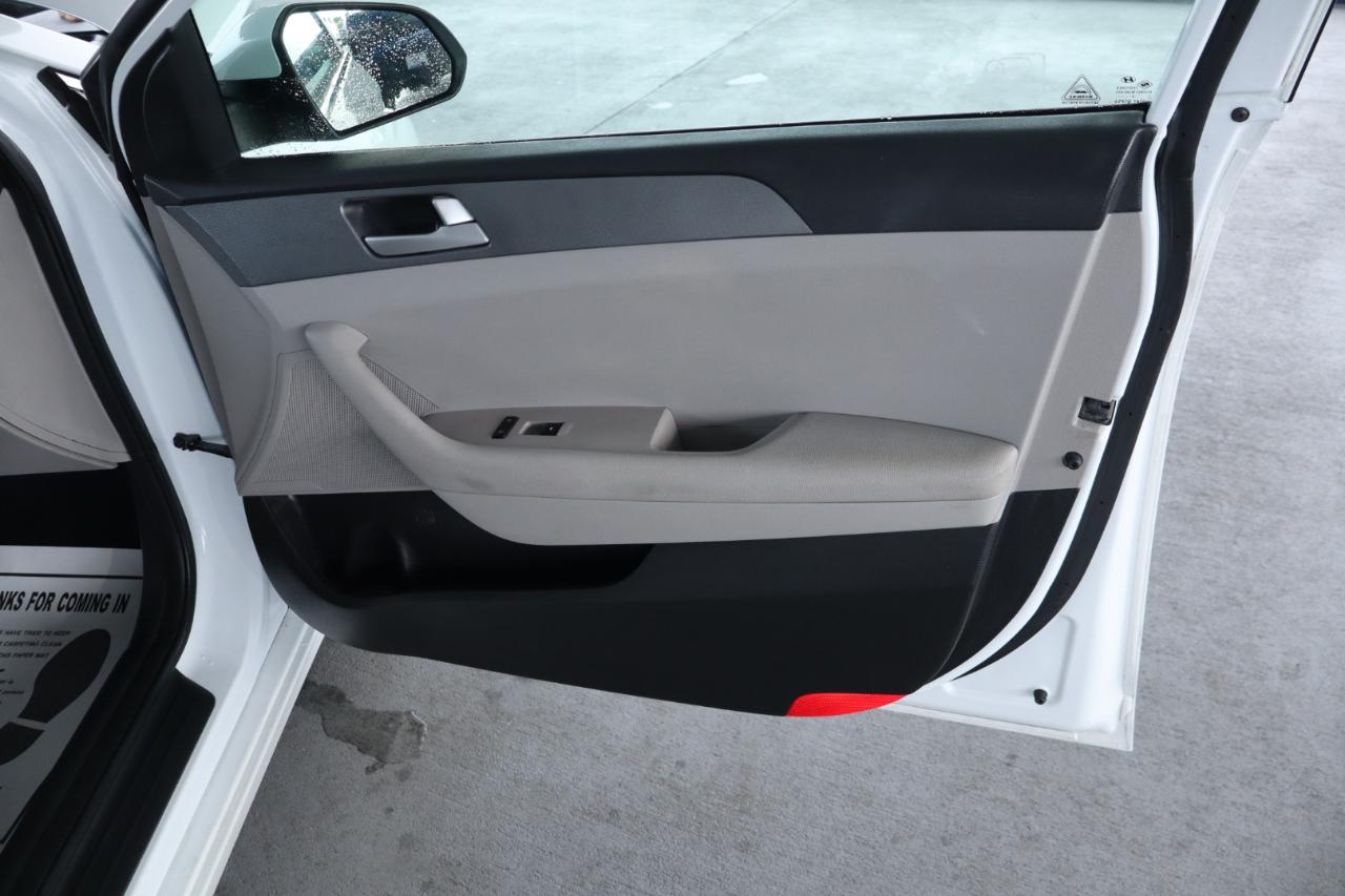 Hyundai Sonata 4dr Sdn 2.4L SE 2016