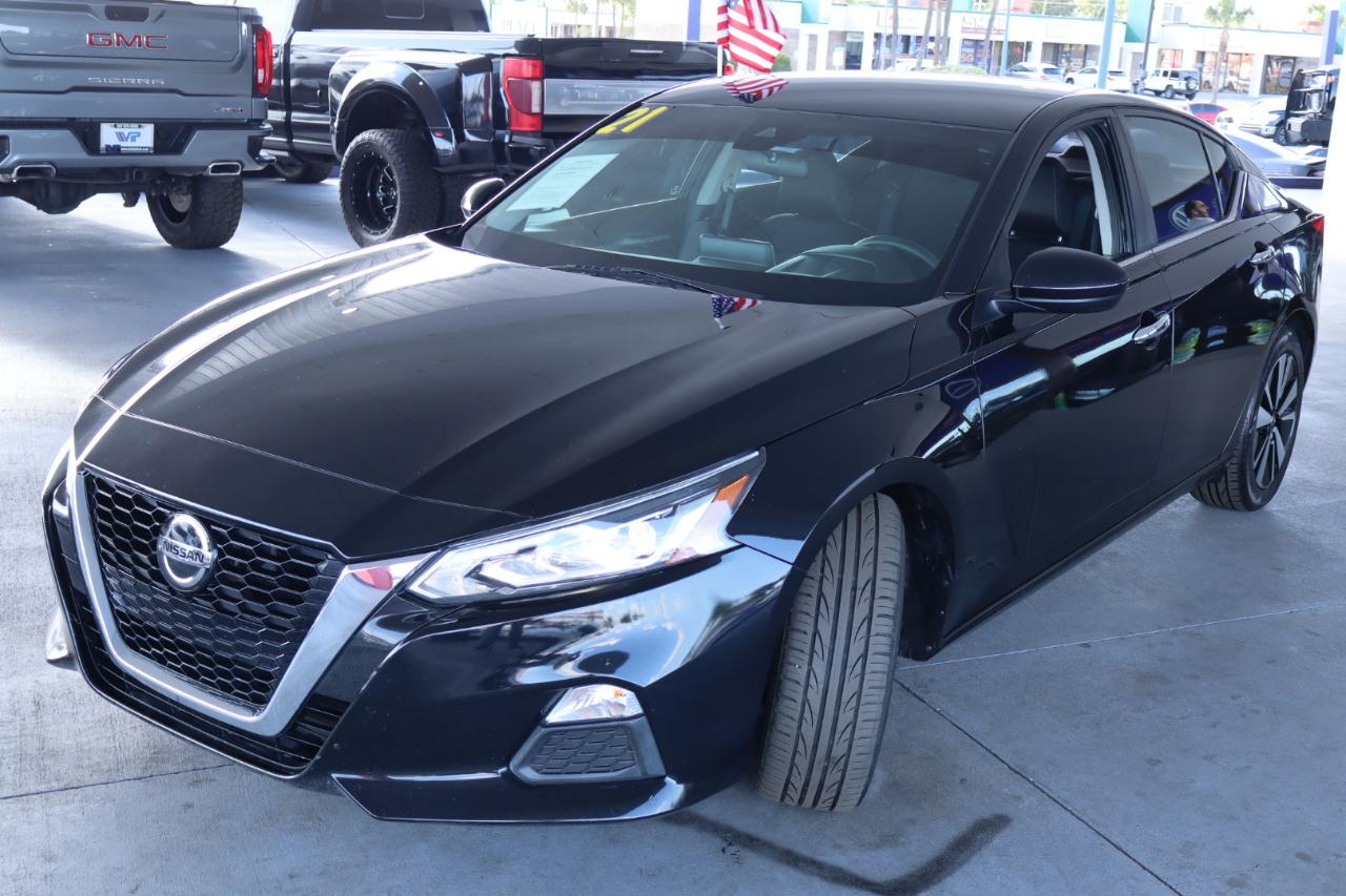 Nissan Altima 2.5 SV Sedan 2021