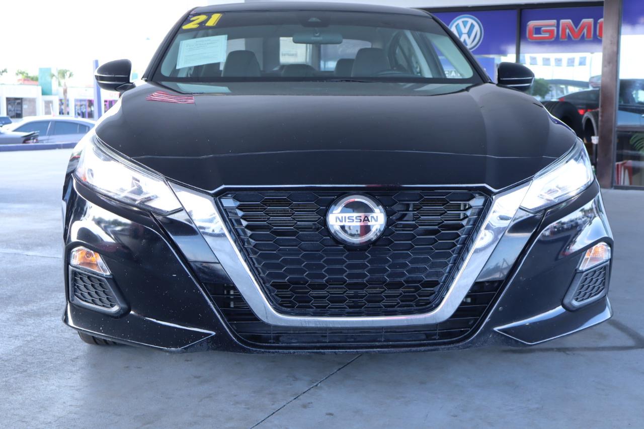 Nissan Altima 2.5 SV Sedan 2021