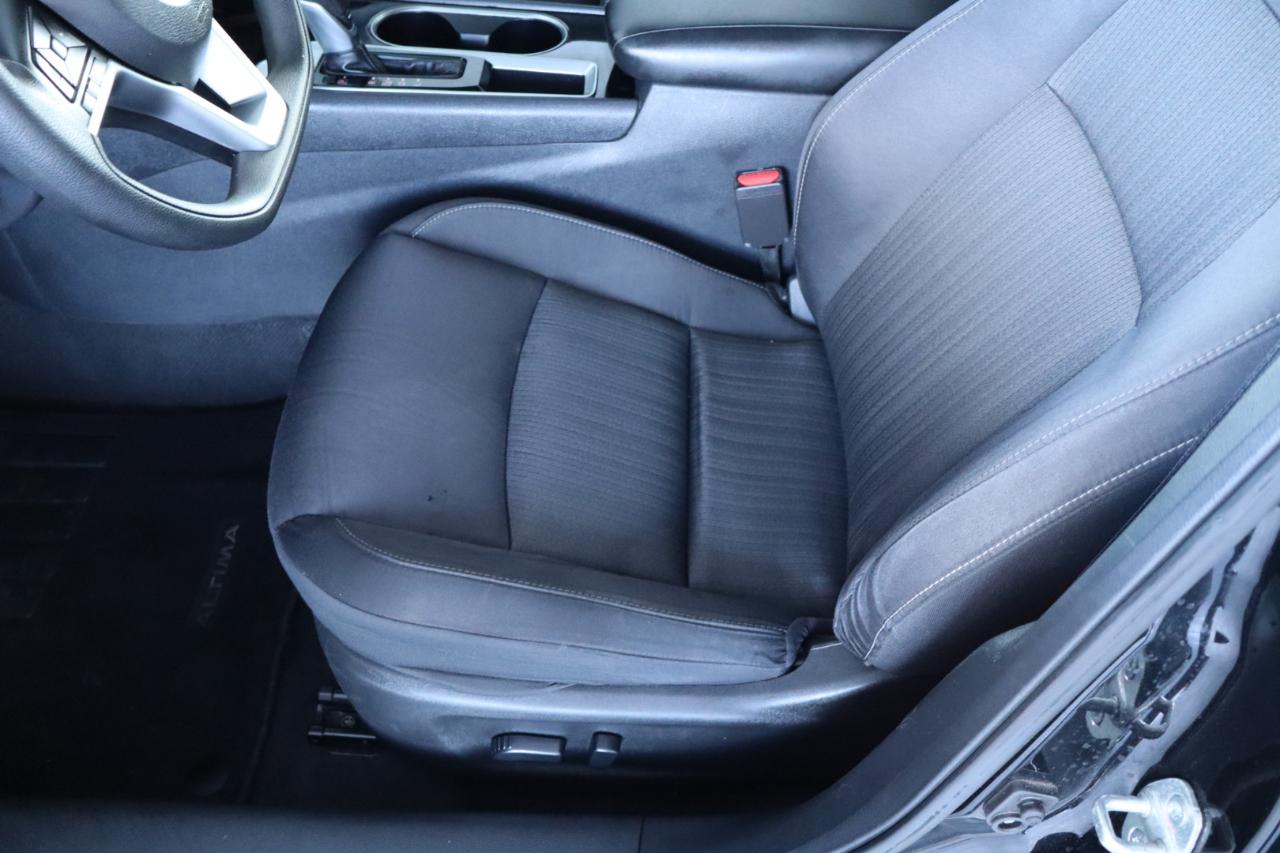 Nissan Altima 2.5 SV Sedan 2021