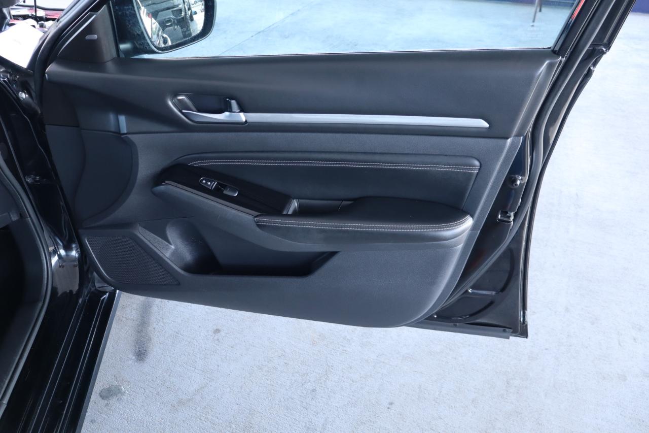 Nissan Altima 2.5 SV Sedan 2021