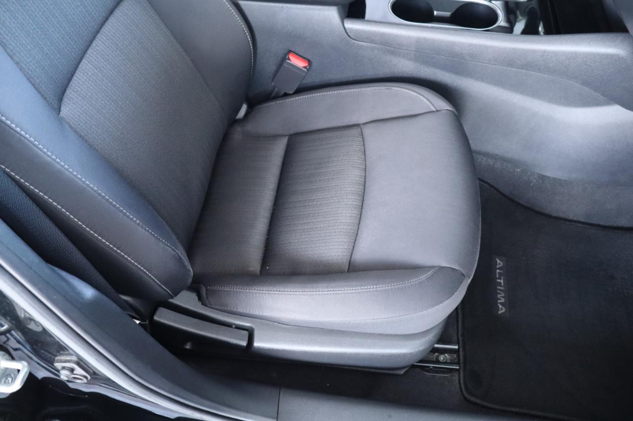 Nissan Altima 2.5 SV Sedan 2021