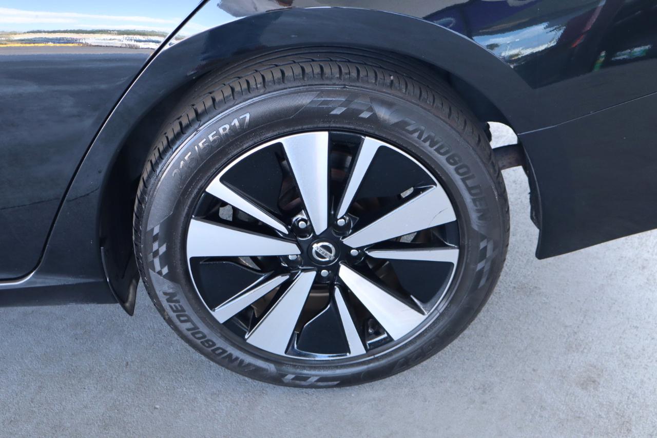 Nissan Altima 2.5 SV Sedan 2021