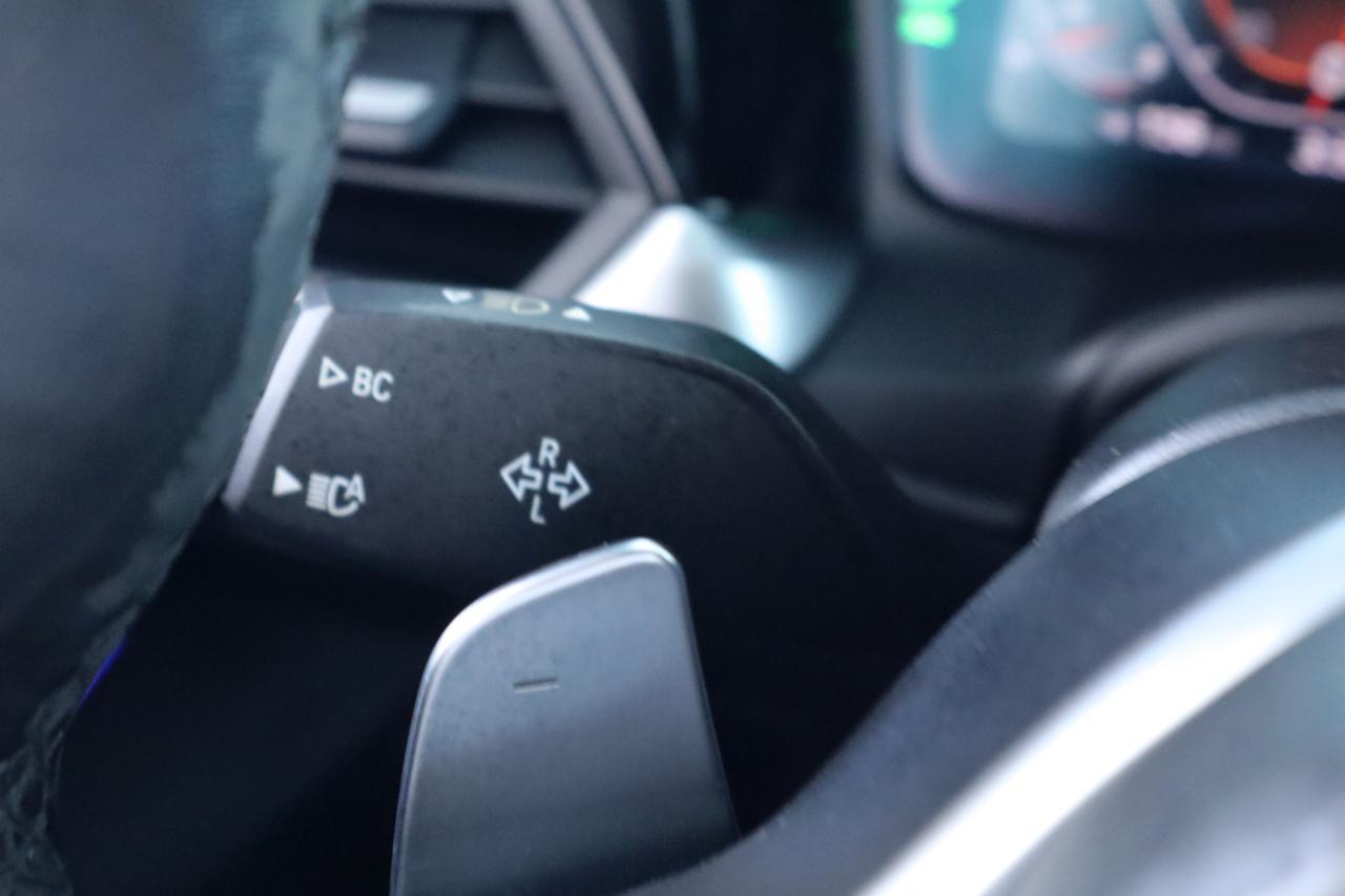 BMW 3 Series 330i Sedan 2019