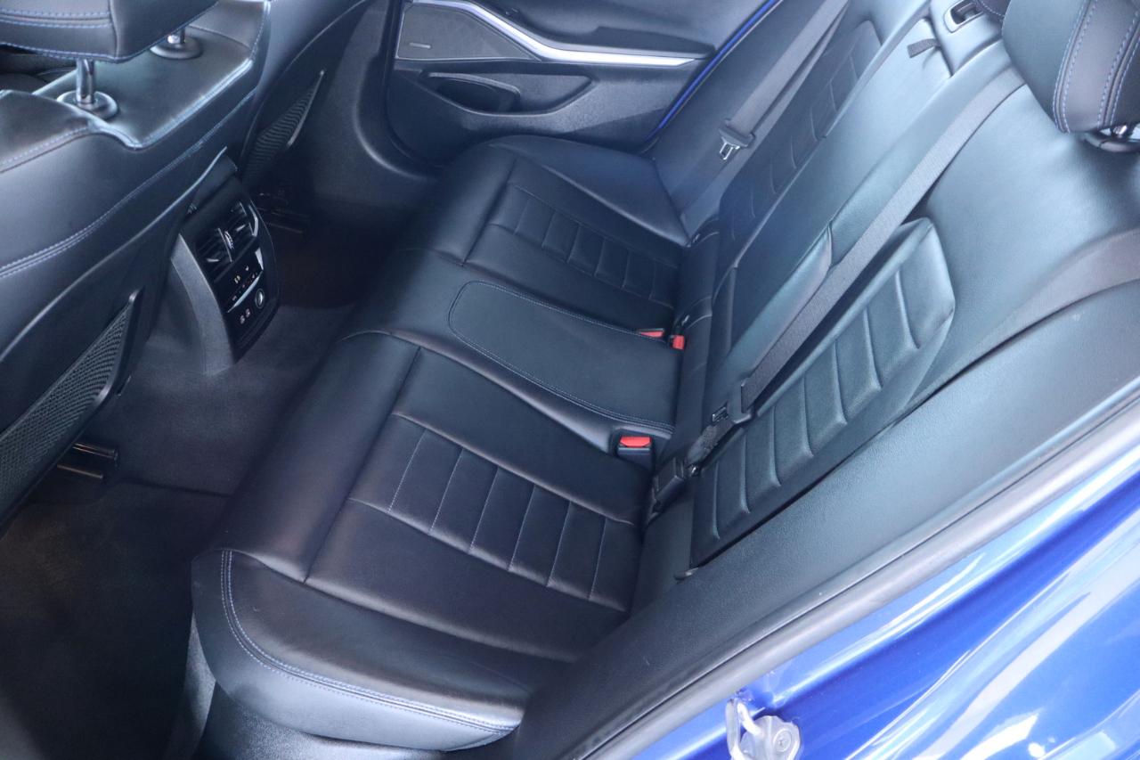 BMW 3 Series 330i Sedan 2019