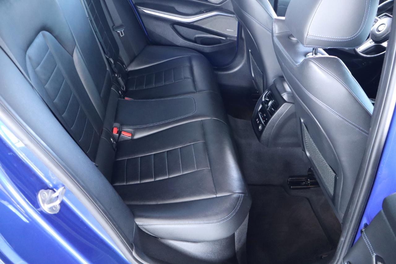 BMW 3 Series 330i Sedan 2019