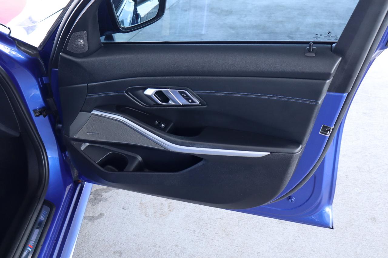 BMW 3 Series 330i Sedan 2019