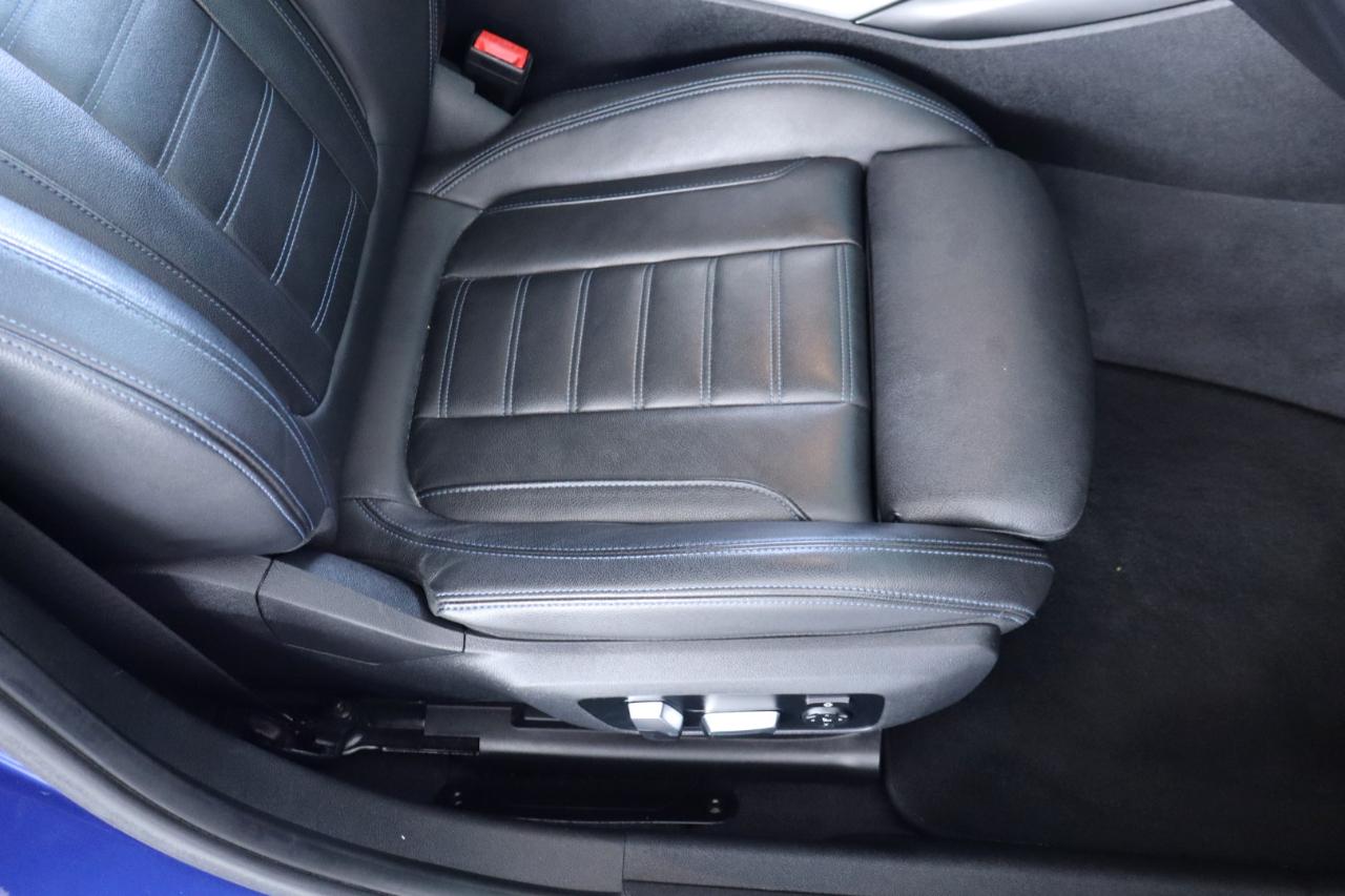 BMW 3 Series 330i Sedan 2019