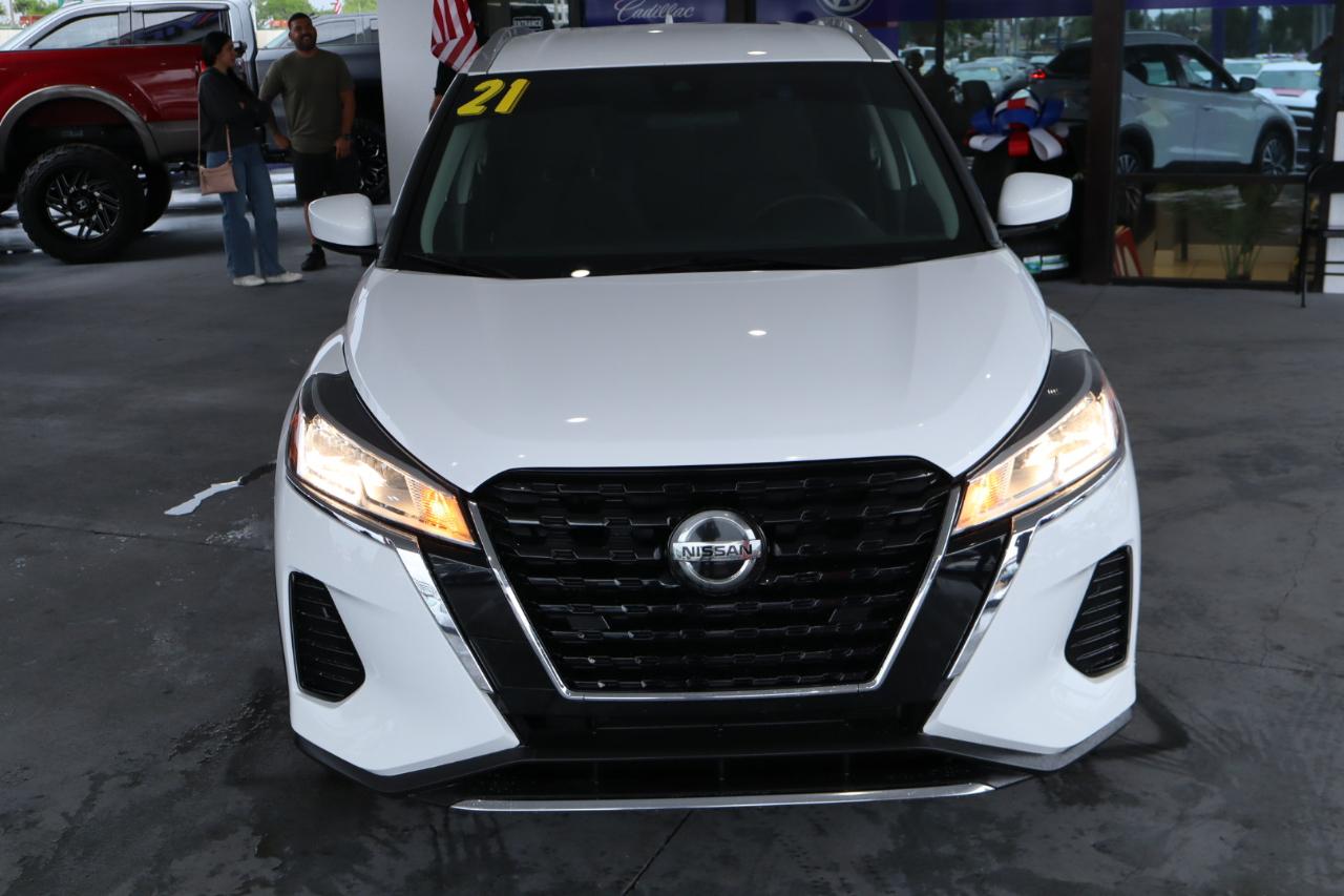 Nissan Kicks SV FWD 2021