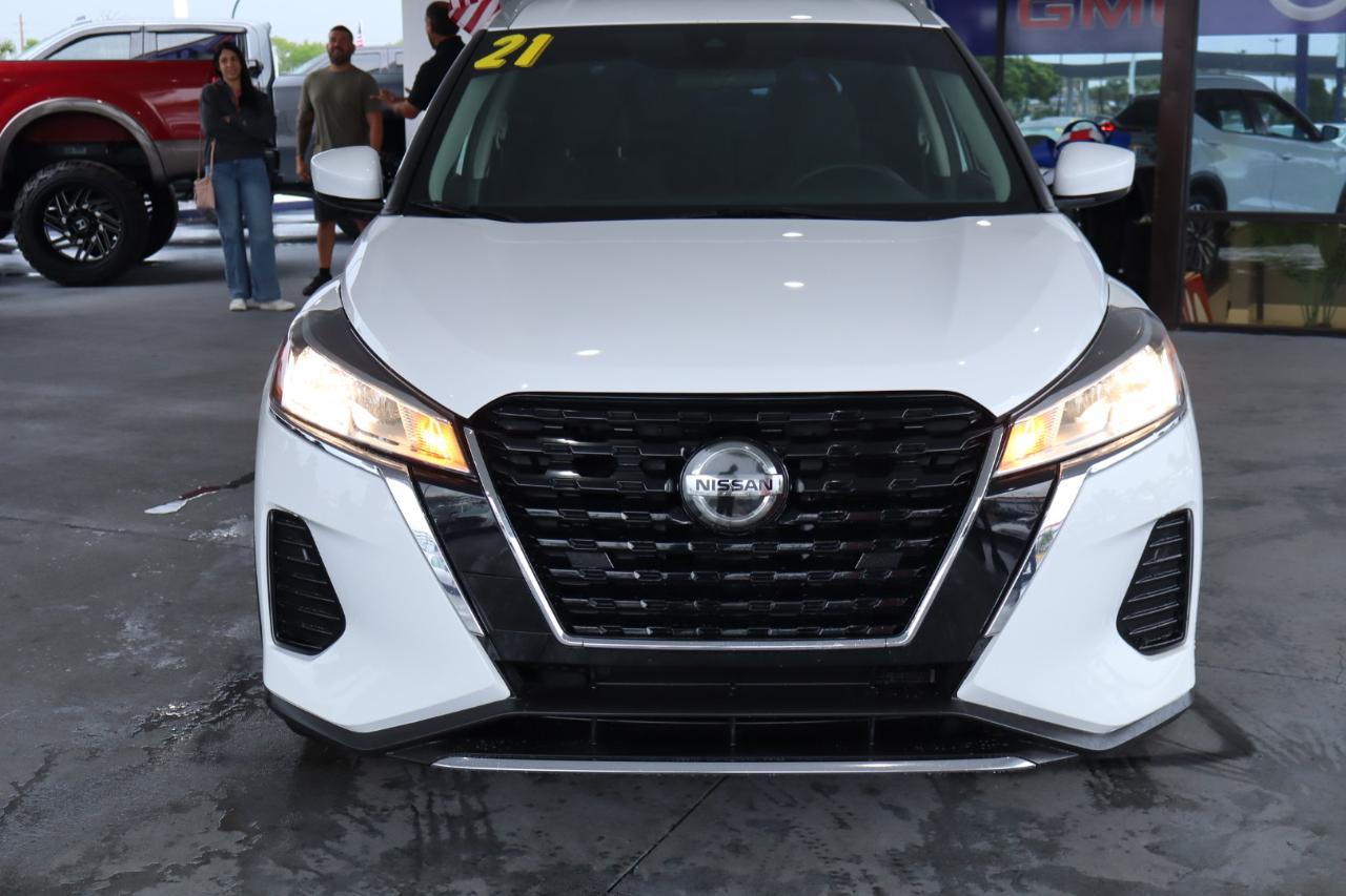 Nissan Kicks SV FWD 2021