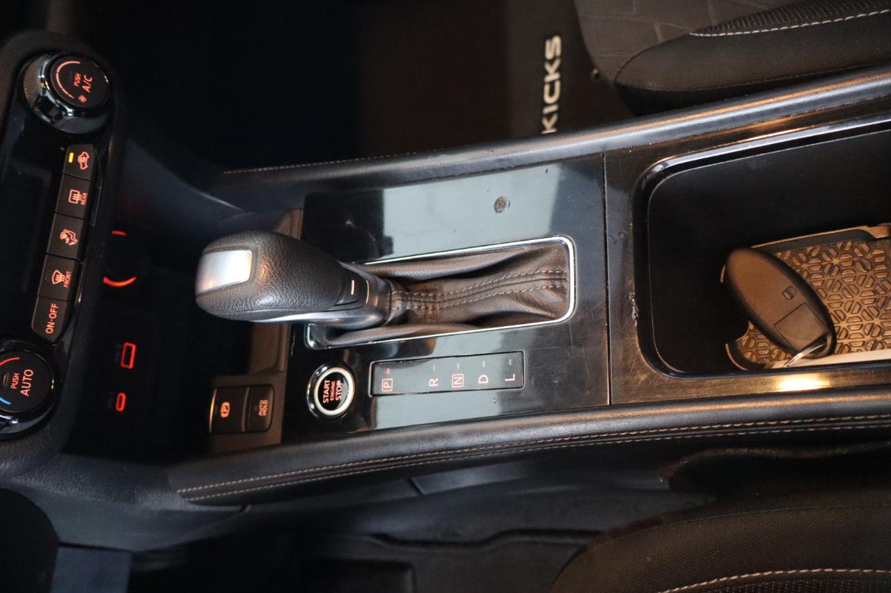 Nissan Kicks SV FWD 2021