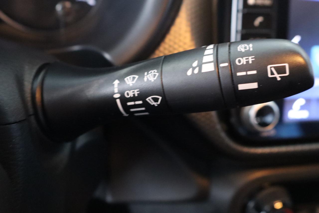 Nissan Kicks SV FWD 2021