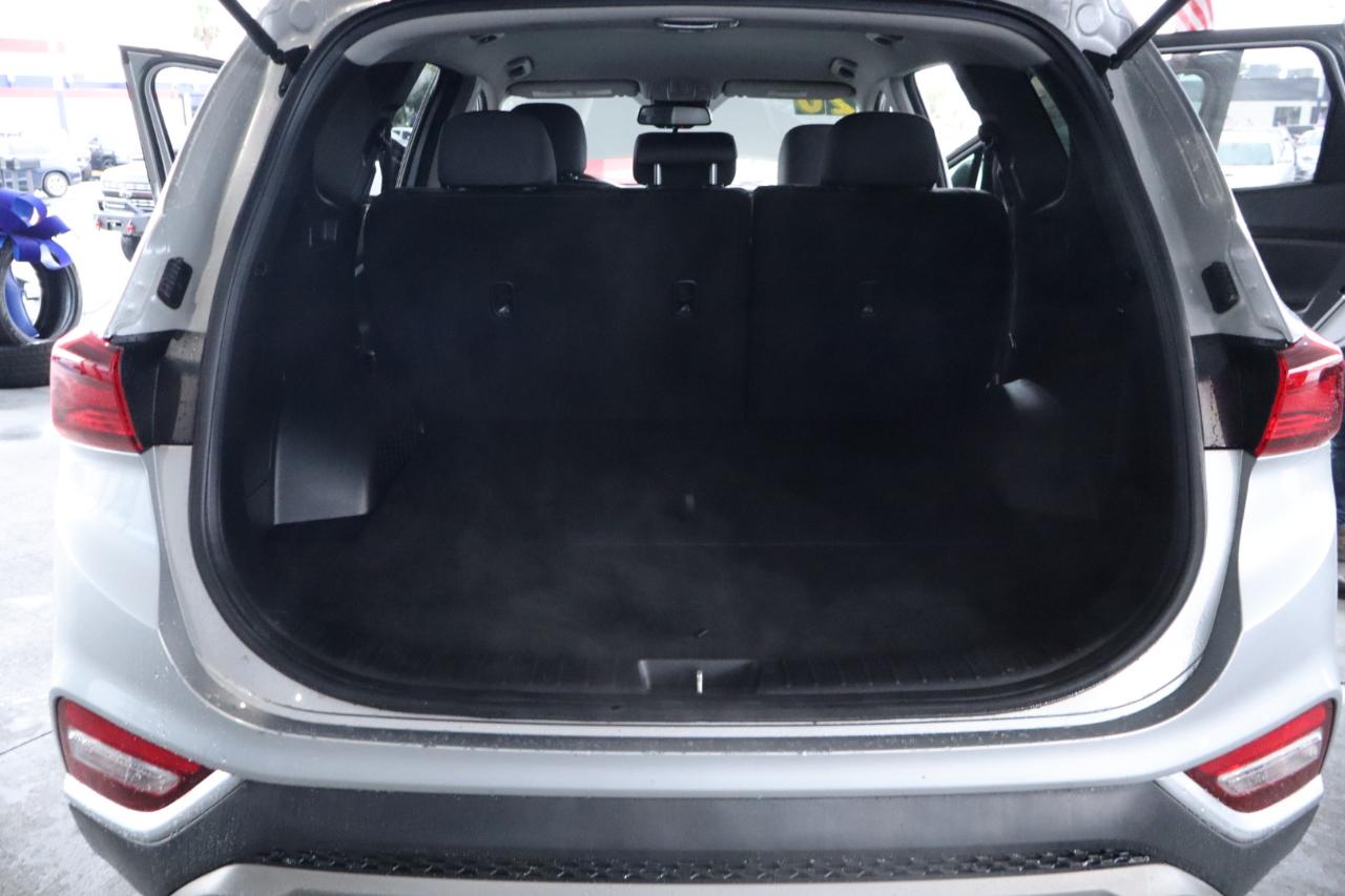 Hyundai Santa Fe SEL 2.4L Auto FWD 2020