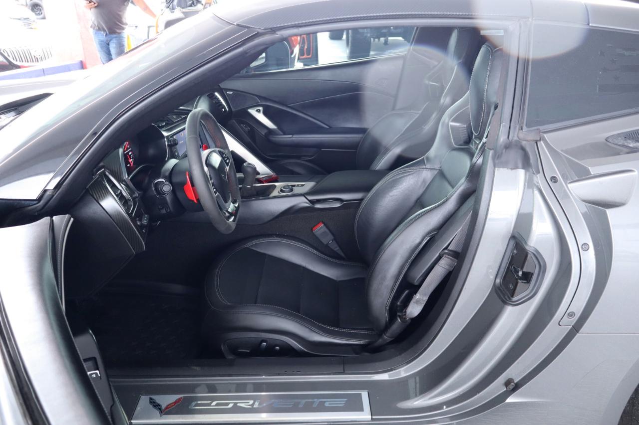 Chevrolet Corvette 2dr Stingray Z51 Cpe w/2LT 2015