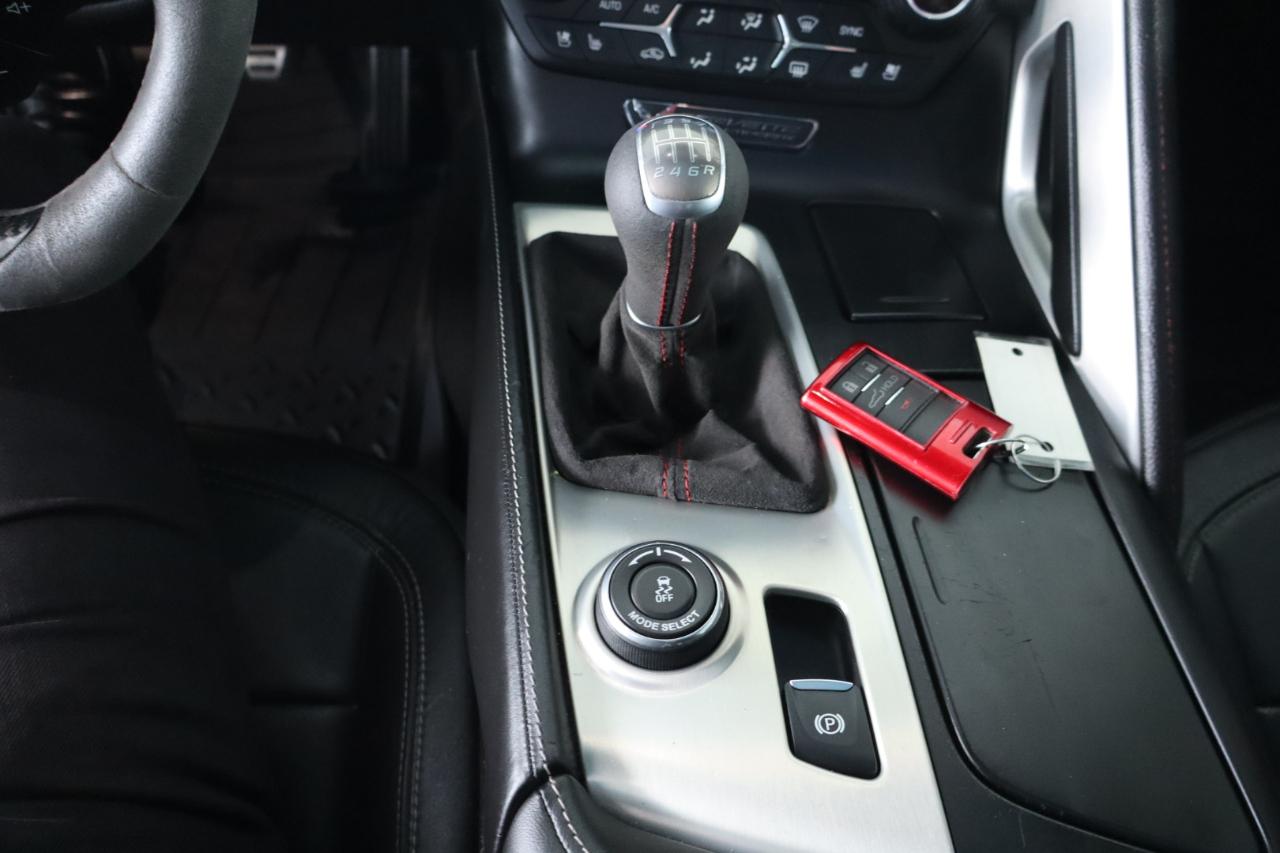 Chevrolet Corvette 2dr Stingray Z51 Cpe w/2LT 2015