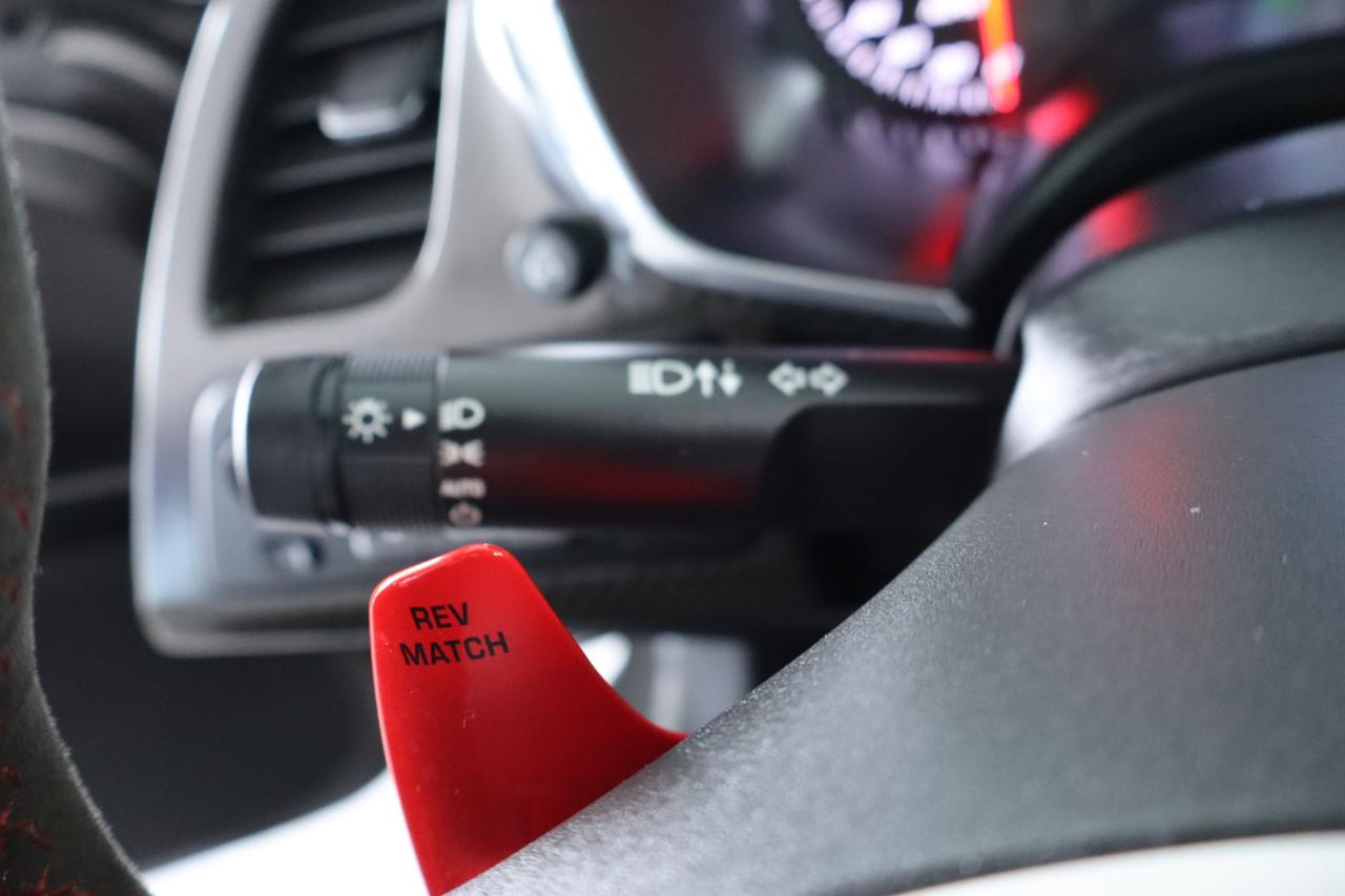 Chevrolet Corvette 2dr Stingray Z51 Cpe w/2LT 2015