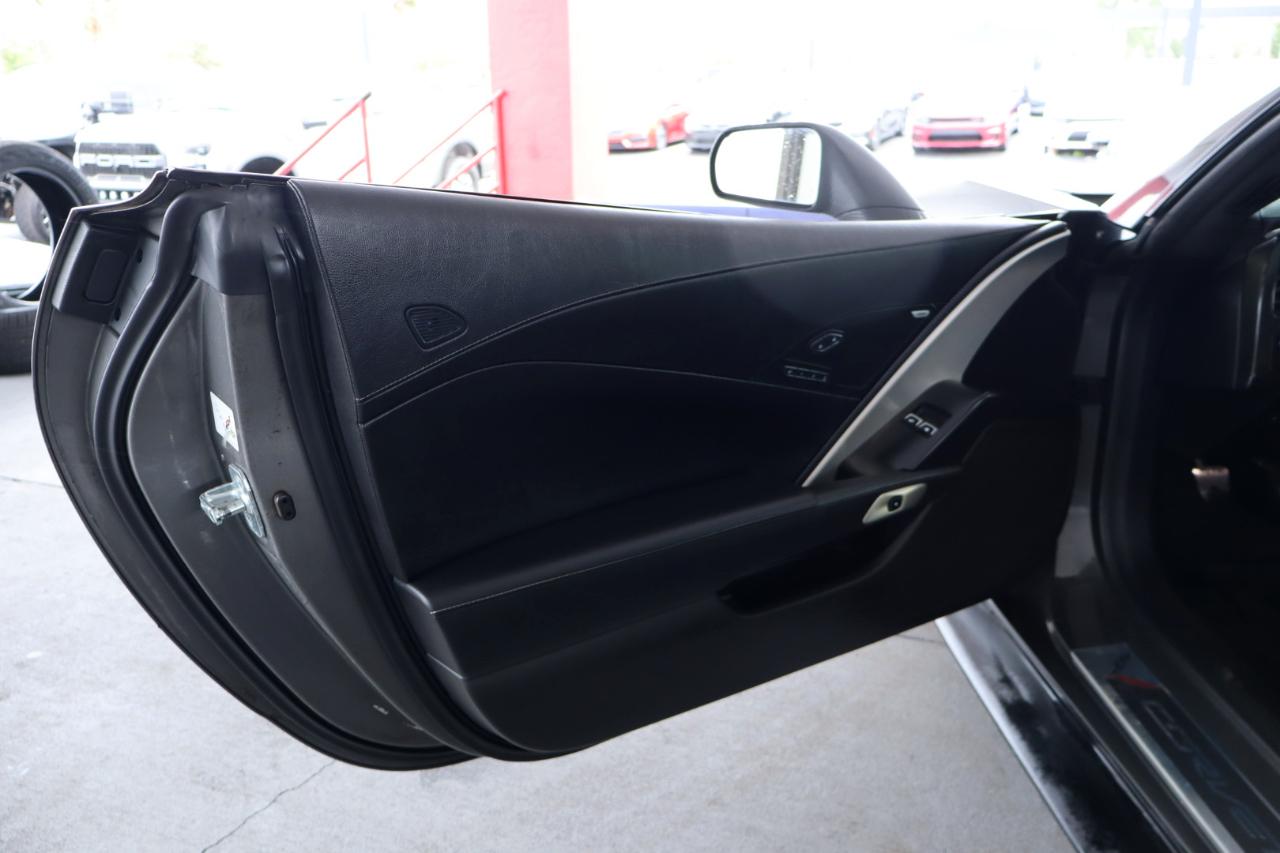 Chevrolet Corvette 2dr Stingray Z51 Cpe w/2LT 2015