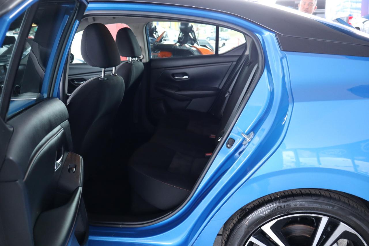 Nissan Sentra SR CVT 2021