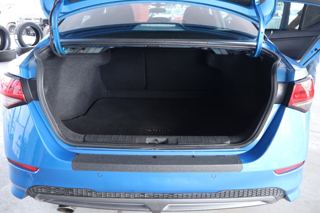 Nissan Sentra SR CVT 2021