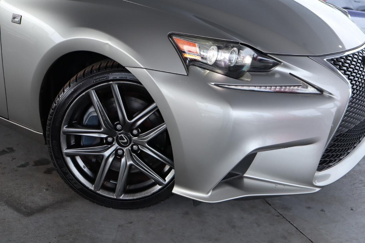 Lexus IS 200t 4dr Sdn 2016