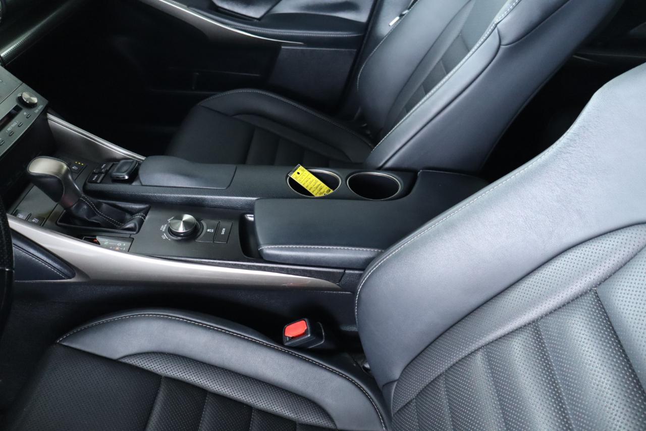 Lexus IS 200t 4dr Sdn 2016