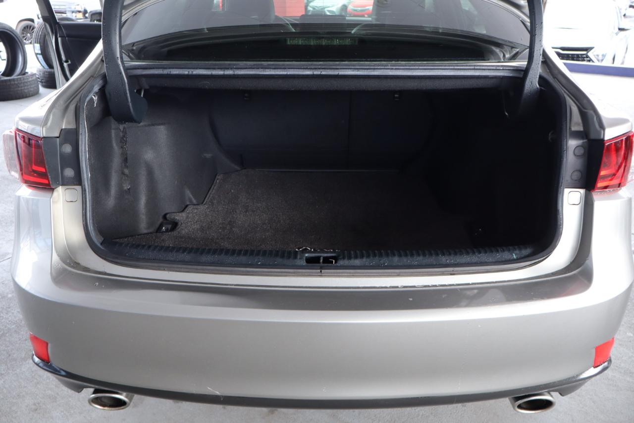 Lexus IS 200t 4dr Sdn 2016