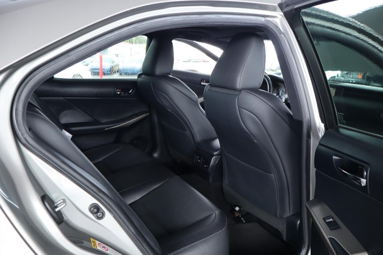 Lexus IS 200t 4dr Sdn 2016