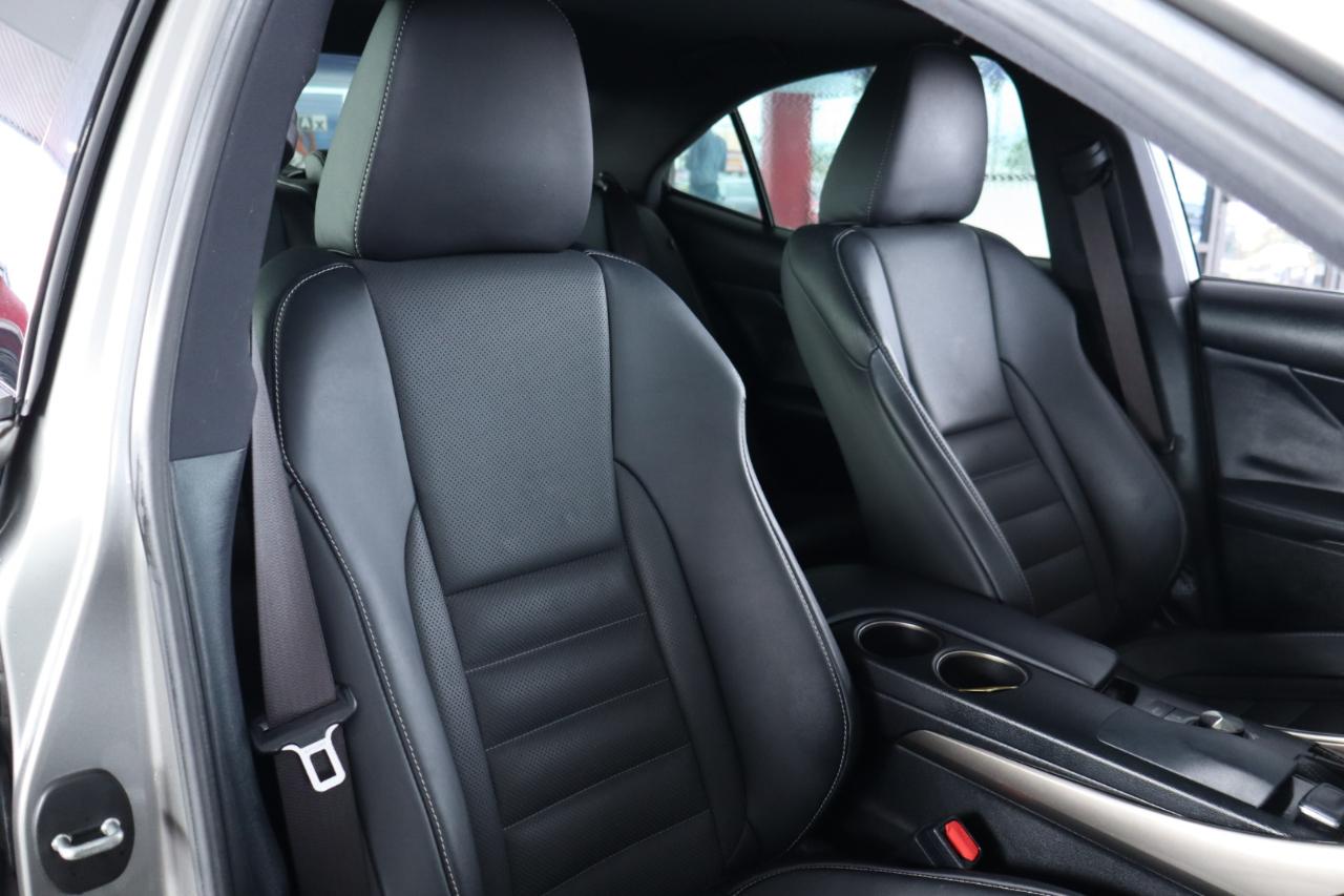 Lexus IS 200t 4dr Sdn 2016