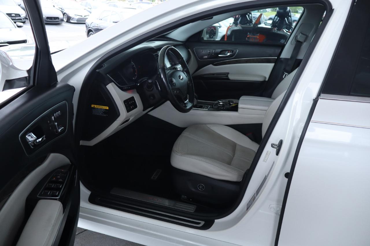 Kia K900 4dr Sdn V8 Luxury 2016