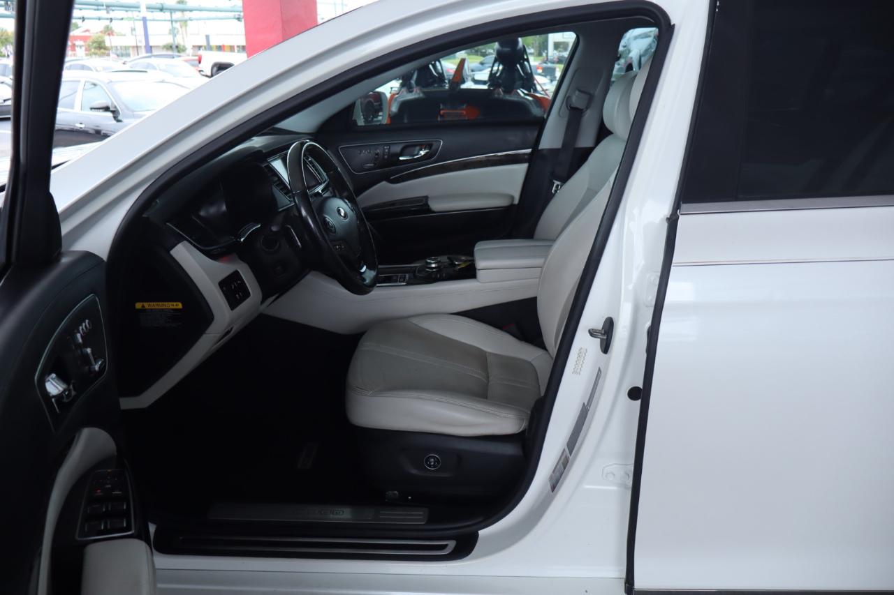 Kia K900 4dr Sdn V8 Luxury 2016