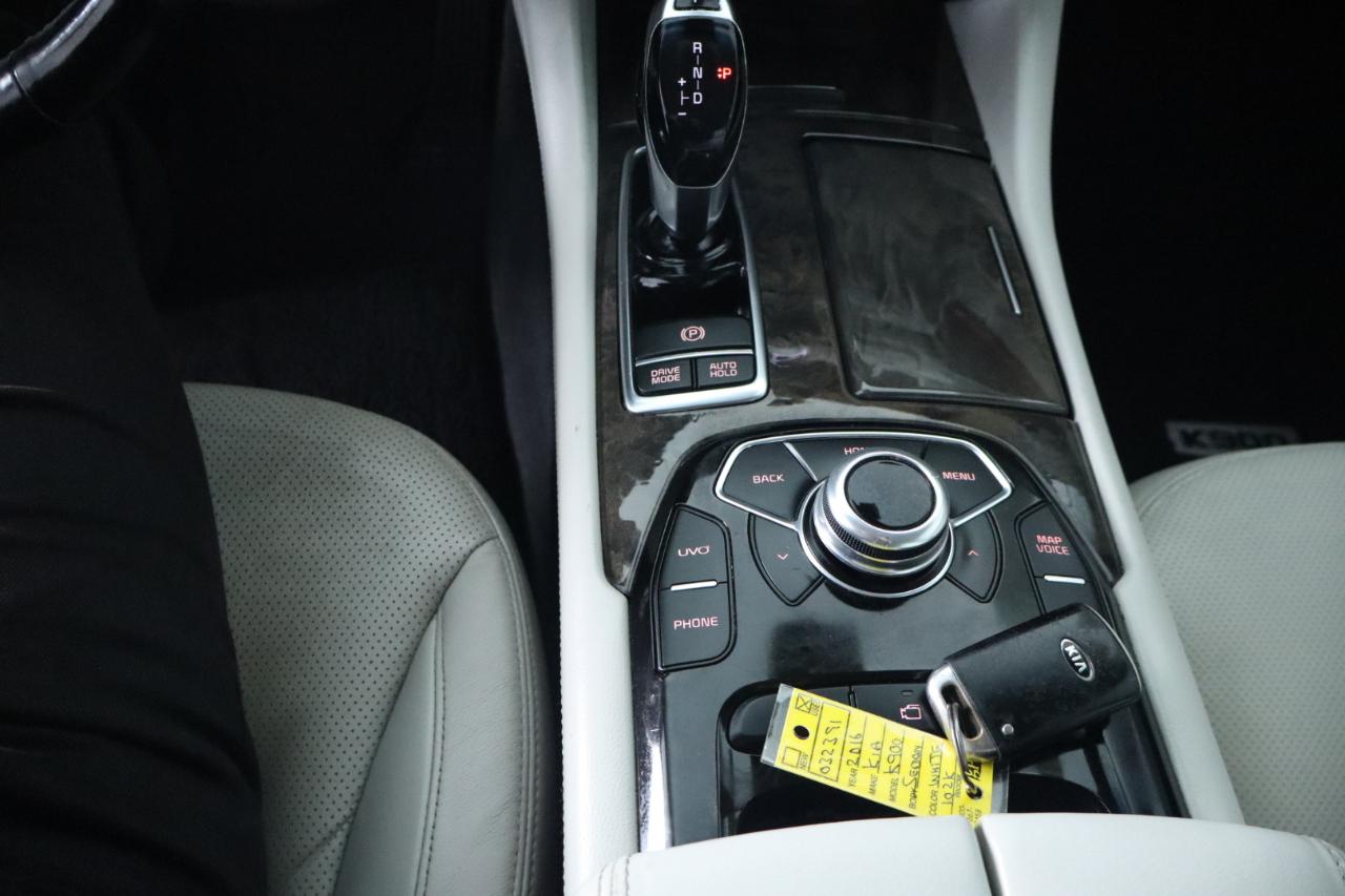 Kia K900 4dr Sdn V8 Luxury 2016