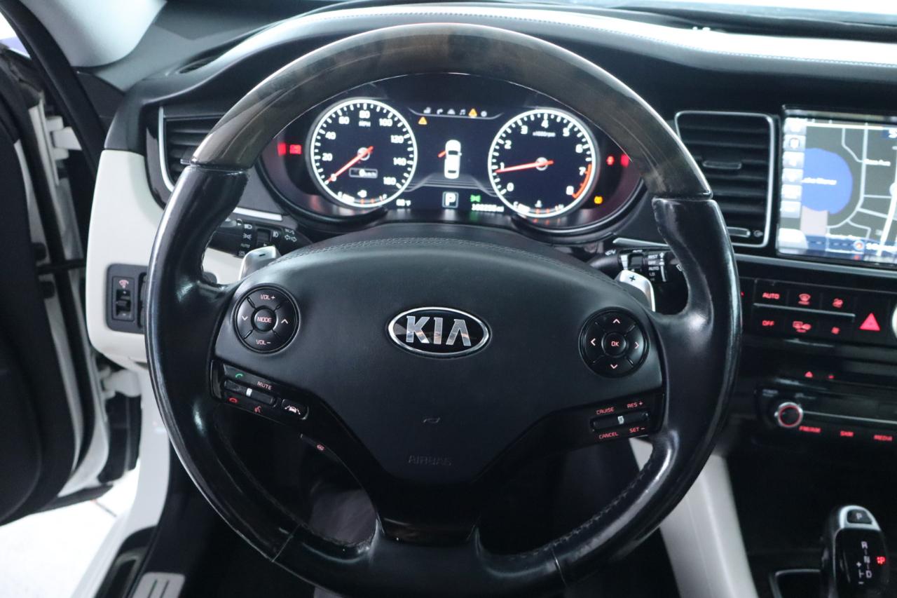 Kia K900 4dr Sdn V8 Luxury 2016