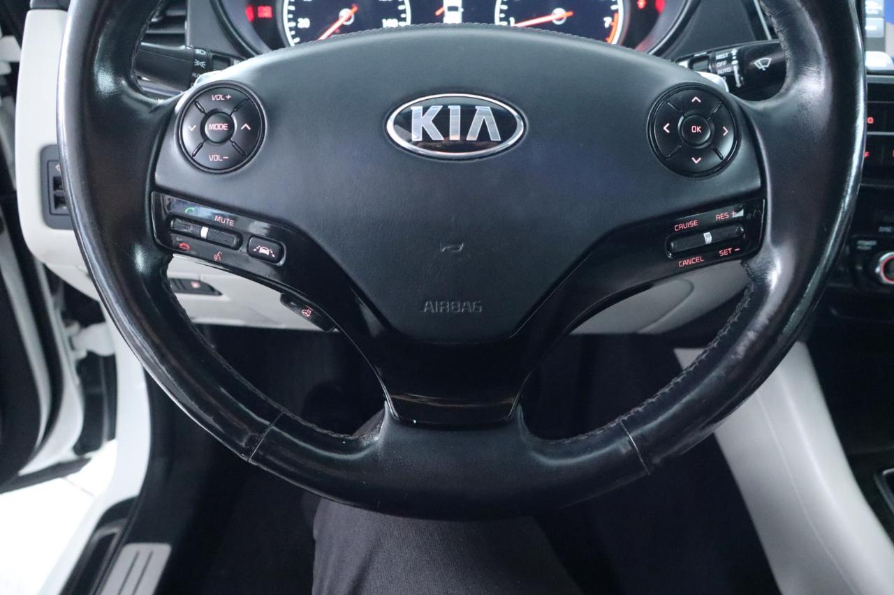 Kia K900 4dr Sdn V8 Luxury 2016