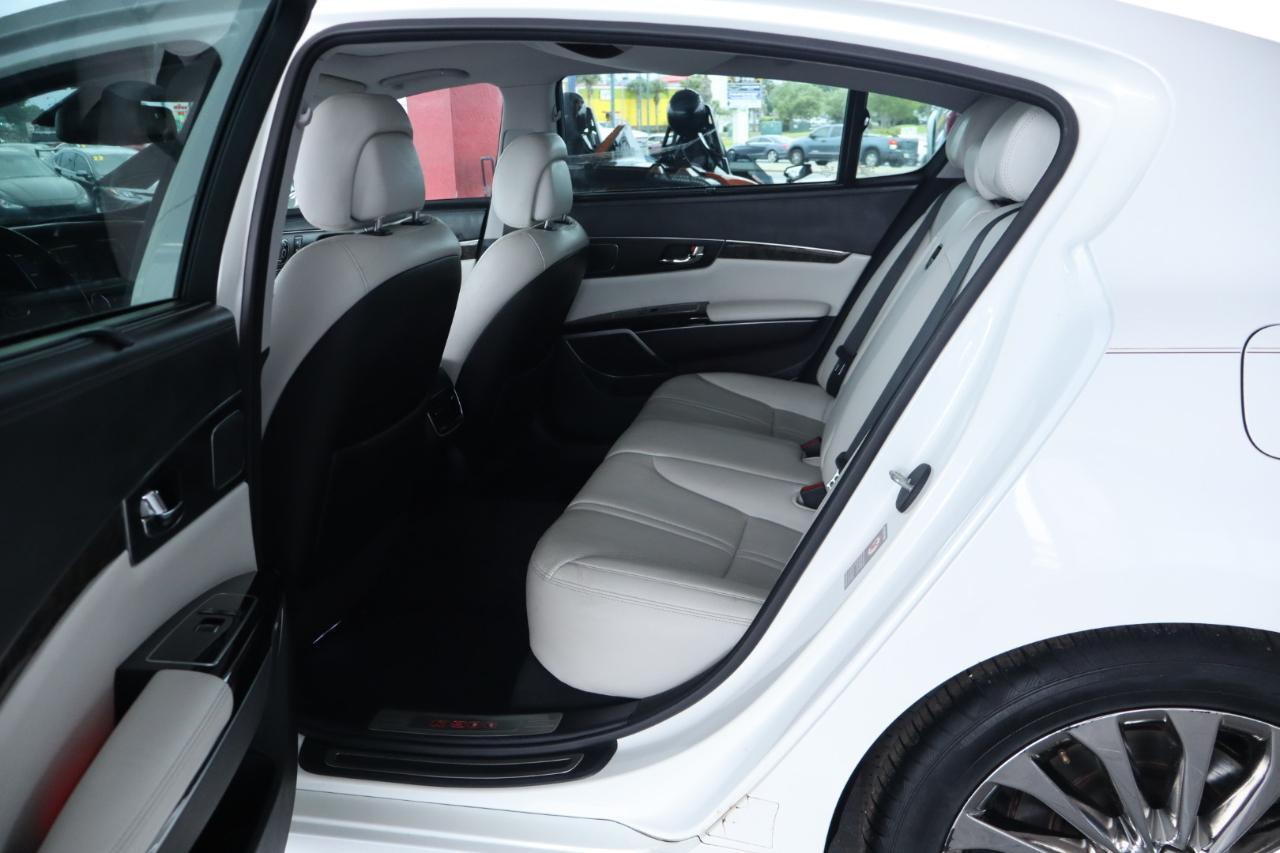 Kia K900 4dr Sdn V8 Luxury 2016