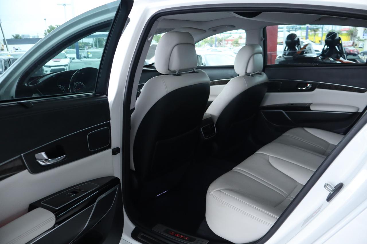 Kia K900 4dr Sdn V8 Luxury 2016