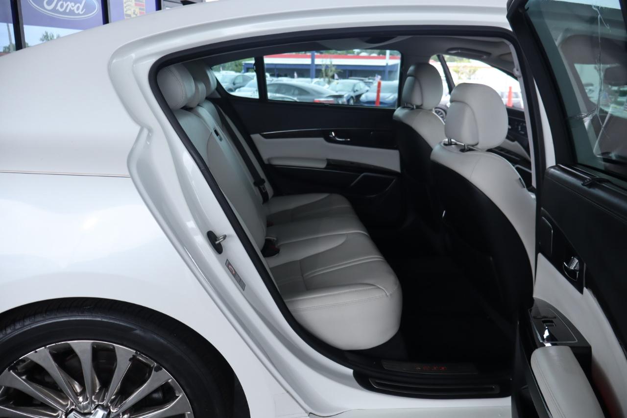 Kia K900 4dr Sdn V8 Luxury 2016