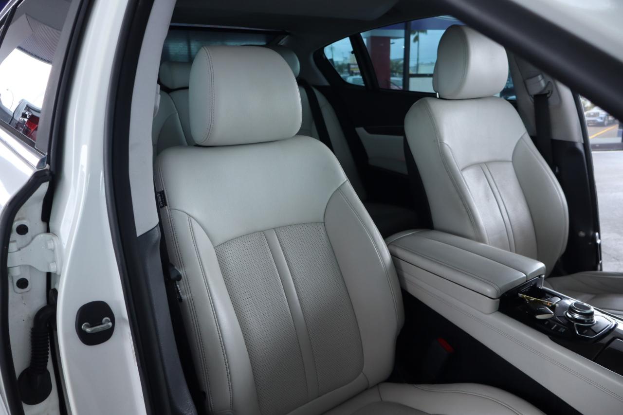 Kia K900 4dr Sdn V8 Luxury 2016