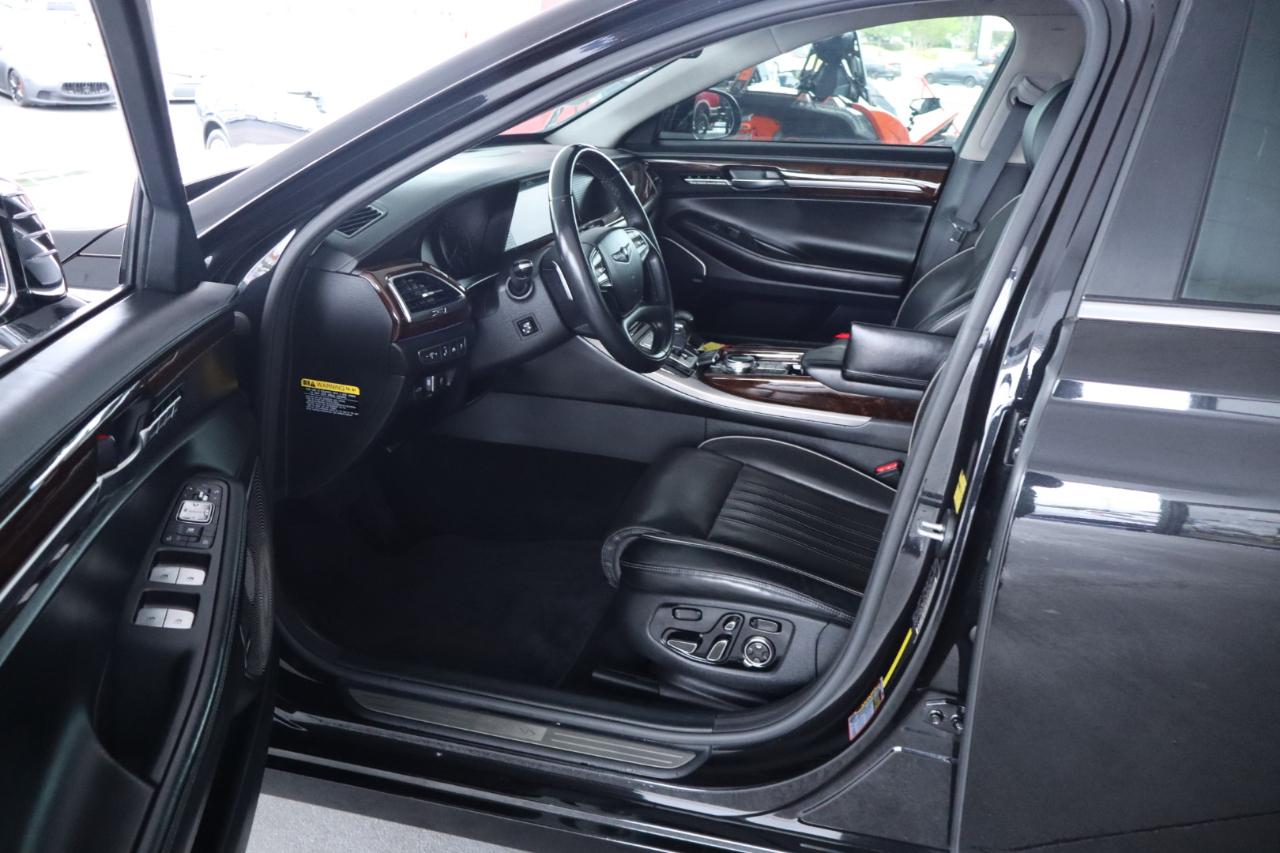 Genesis G90 3.3T Premium RWD 2018