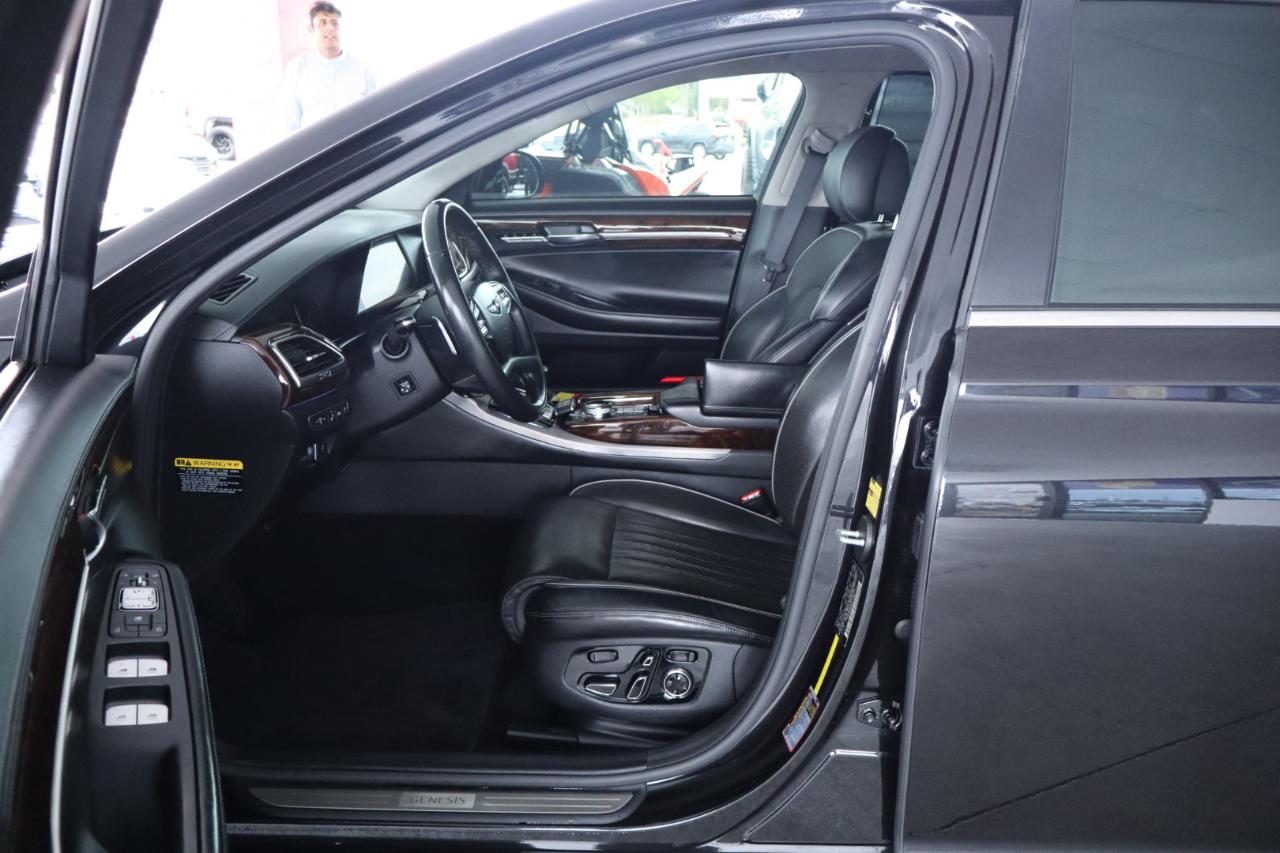 Genesis G90 3.3T Premium RWD 2018