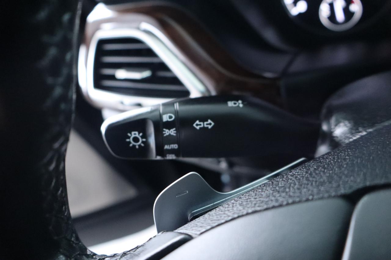 Genesis G90 3.3T Premium RWD 2018