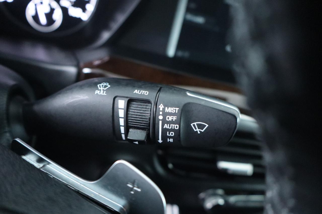 Genesis G90 3.3T Premium RWD 2018