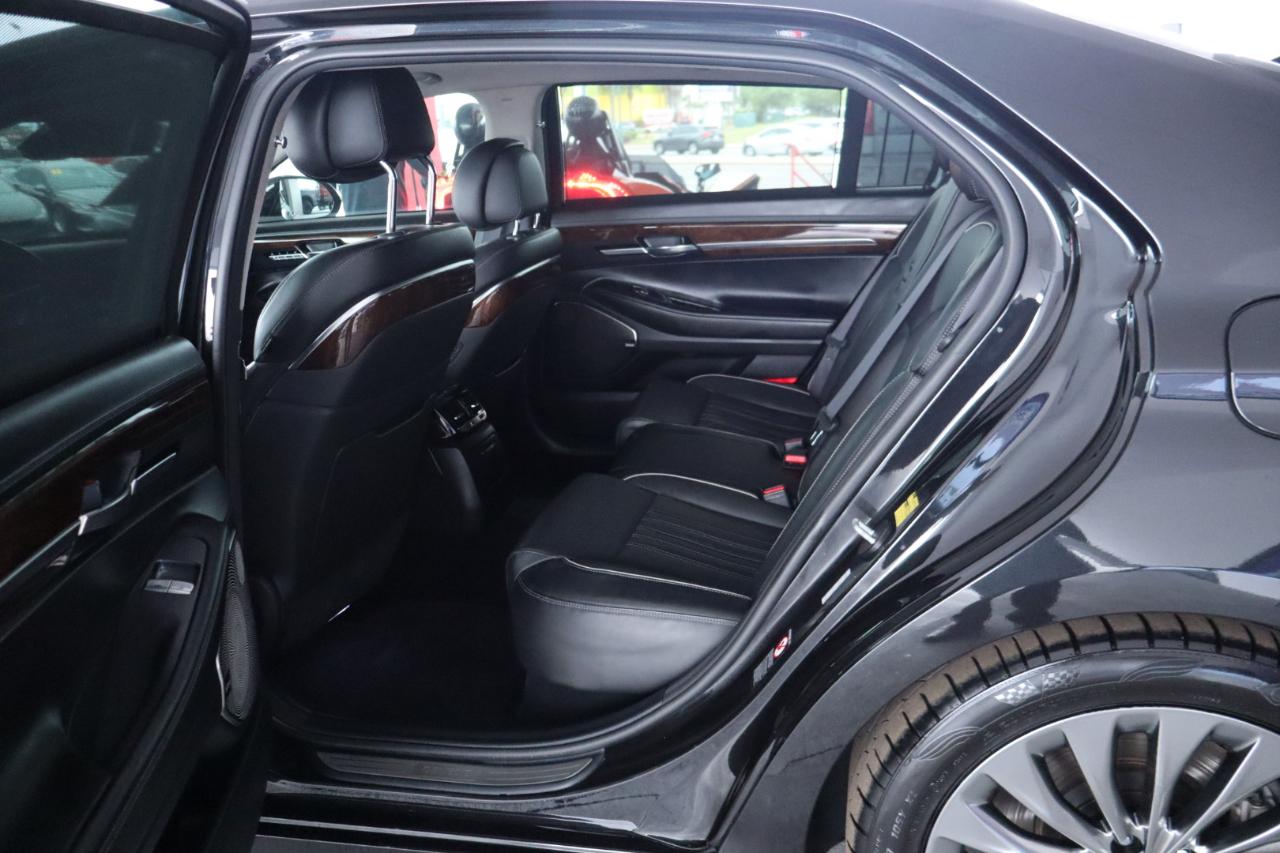 Genesis G90 3.3T Premium RWD 2018