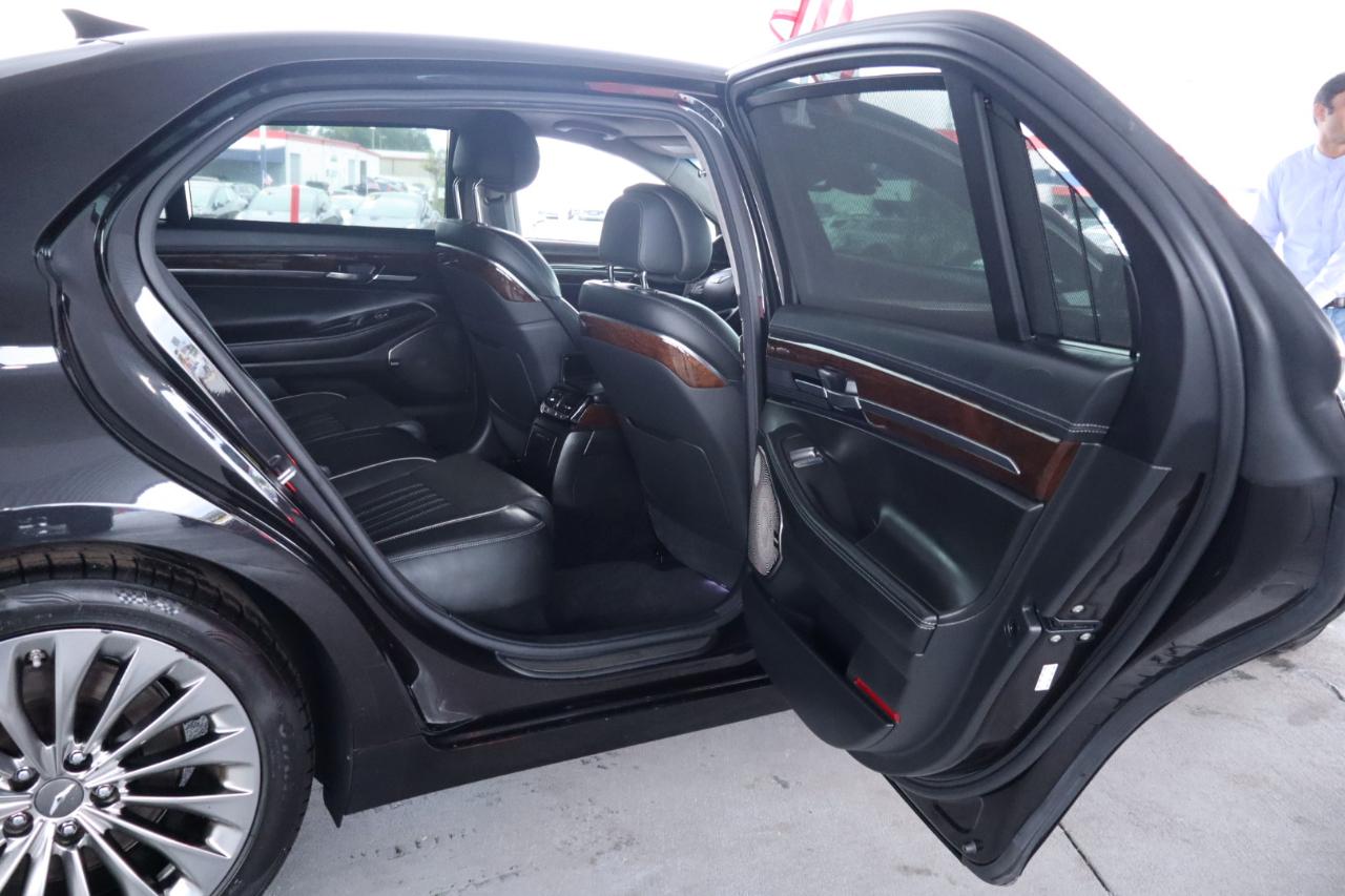 Genesis G90 3.3T Premium RWD 2018