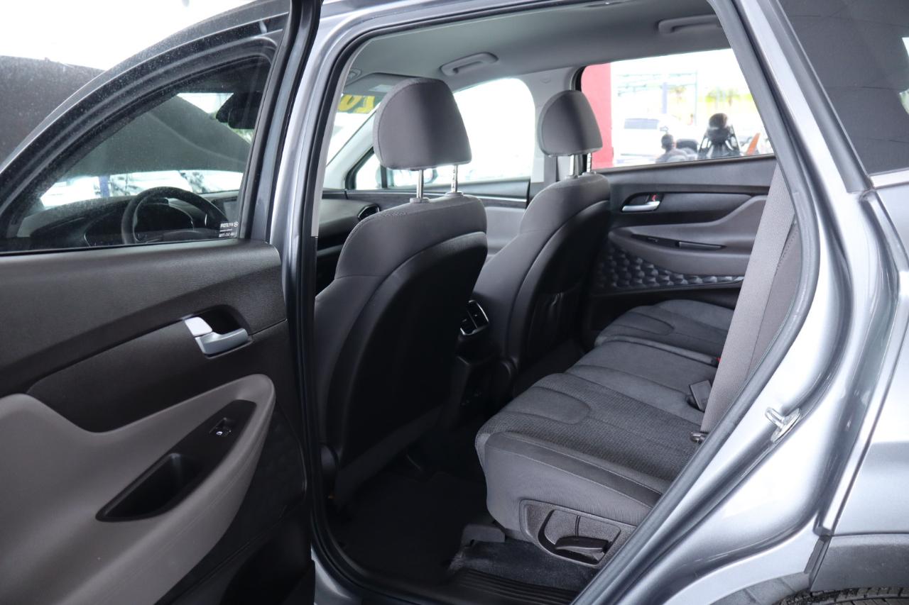 Hyundai Santa Fe SE 2.4L Auto FWD 2020