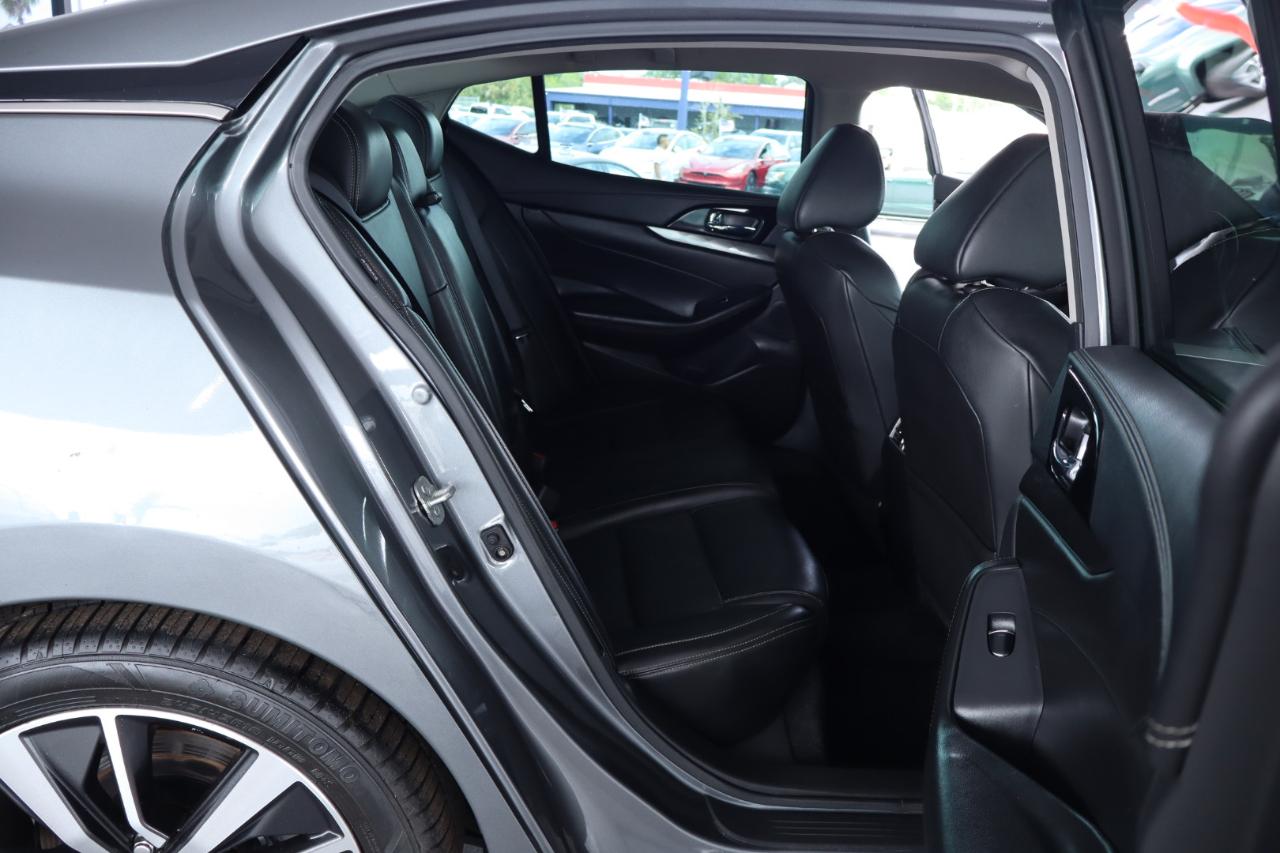 Nissan Maxima SV 3.5L 2020