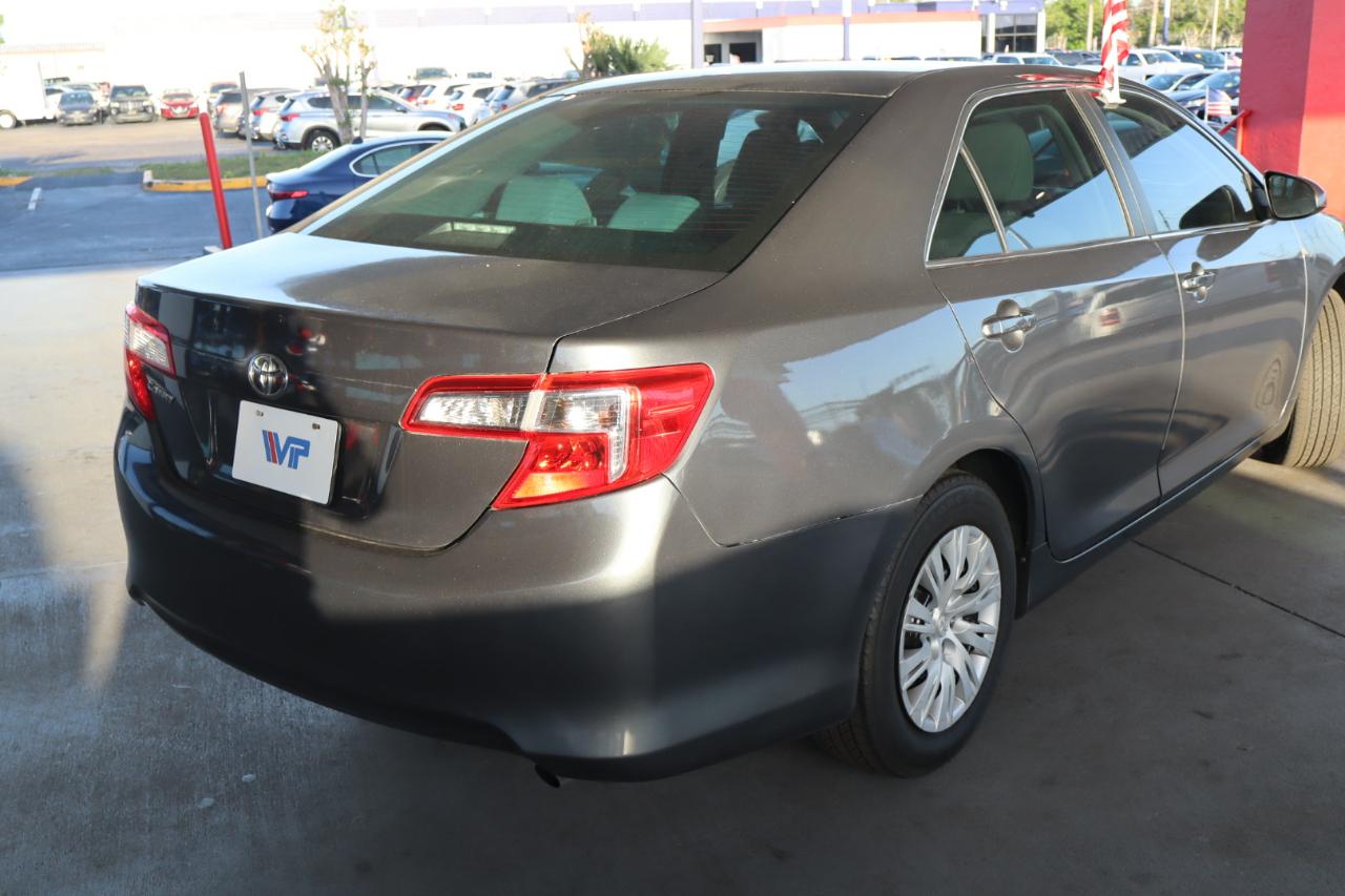 Toyota Camry 2014.5 4dr Sdn I4 Auto SE Sport (Natl) 2014