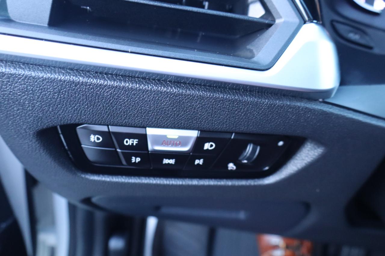 BMW 3 Series 330i Sedan 2019