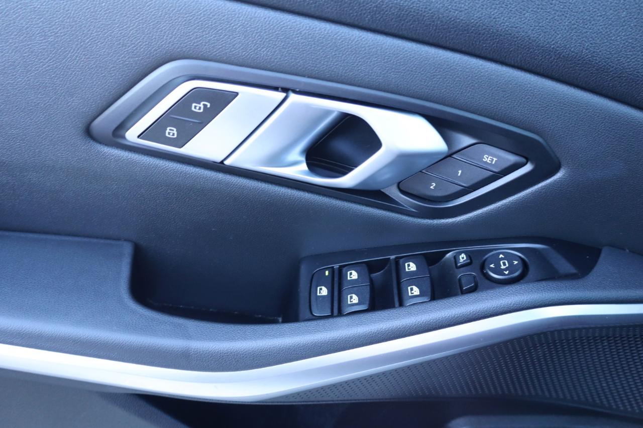 BMW 3 Series 330i Sedan 2019