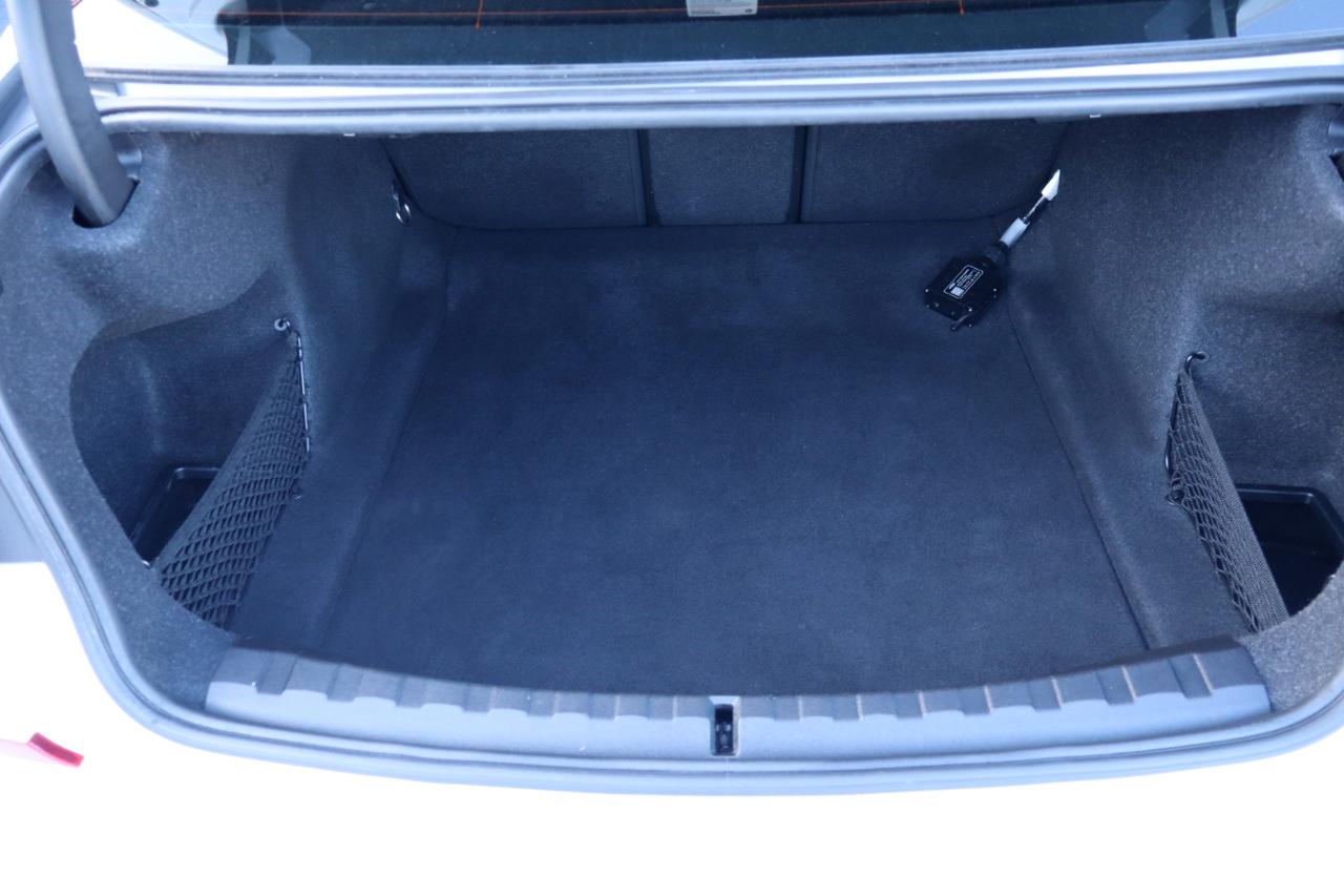 BMW 3 Series 330i Sedan 2019