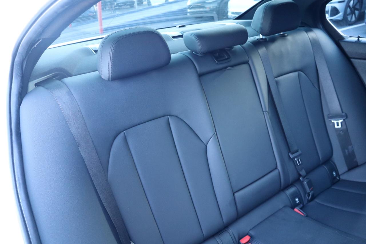 BMW 3 Series 330i Sedan 2019